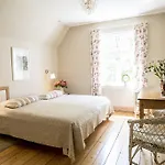 Tiendegaarden Møns Klint Bed & Breakfast 2*