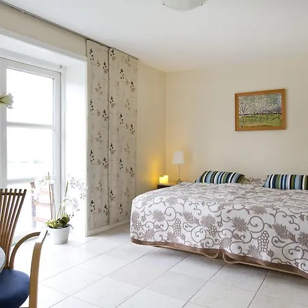 Tiendegaarden Mons Klint Bed & Breakfast Borre