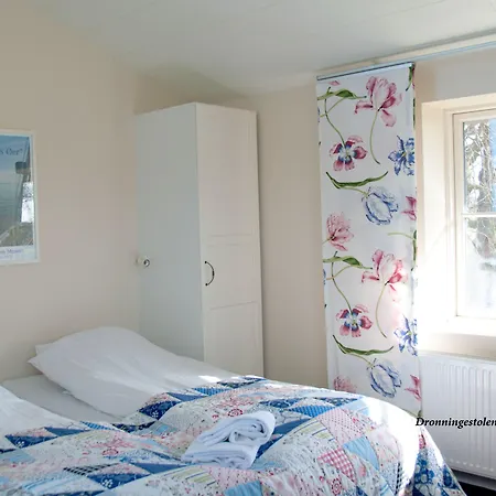 Tiendegaarden Møns Klint Bed and breakfast 2*