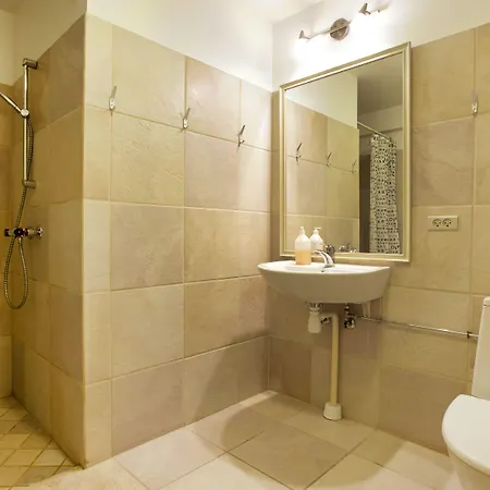 Bed & Breakfast Tiendegaarden Mons Klint 2*