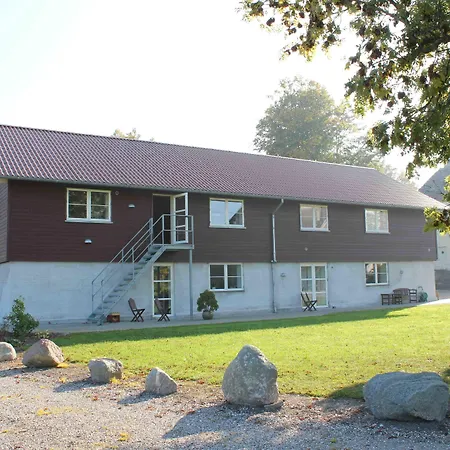 Tiendegaarden Mons Klint Bed & Breakfast