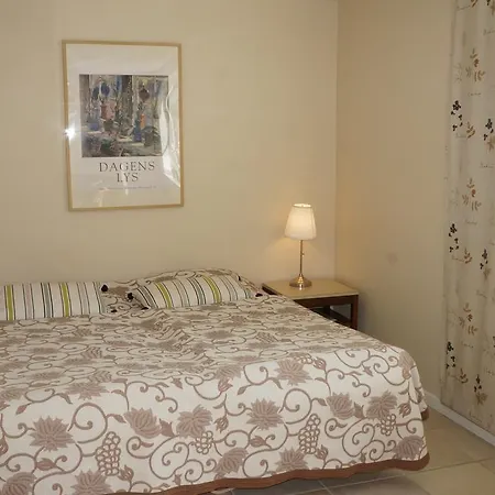 Tiendegaarden Mons Klint Bed & Breakfast