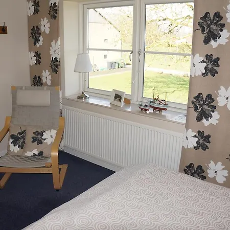 Tiendegaarden Mons Klint Bed & Breakfast 2*