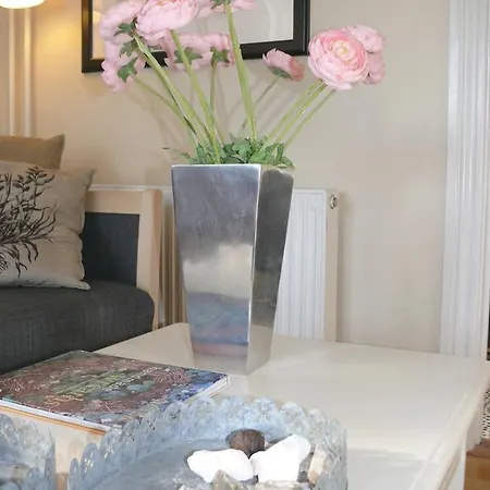 Tiendegaarden Mons Klint Bed & Breakfast 2*