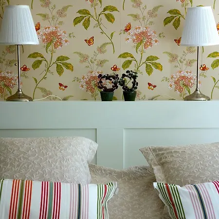 Tiendegaarden Mons Klint Bed & Breakfast 2*