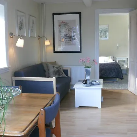 Tiendegaarden Mons Klint Bed & Breakfast